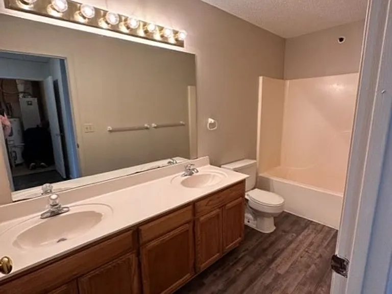 College Place Apartments — Photo 20