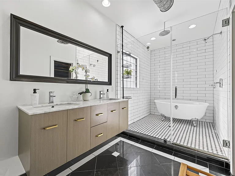 708 W Clay St — Photo 29