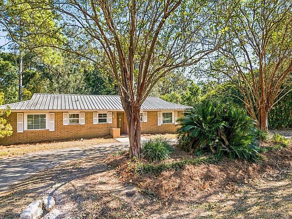 2nd image of 1013 San Luis Rd