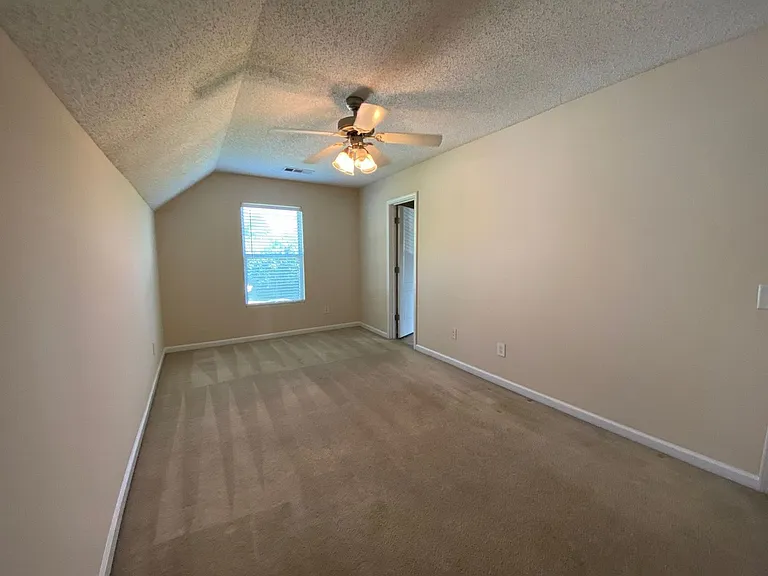 106 Bridgewater Cir — Photo 7