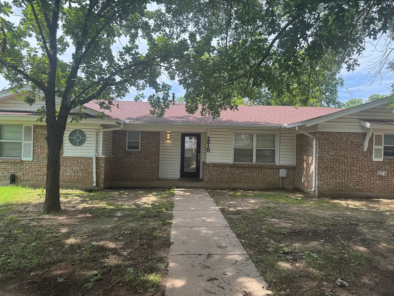 3 bed, 1375 sqft, $1,950 — Photo 1
