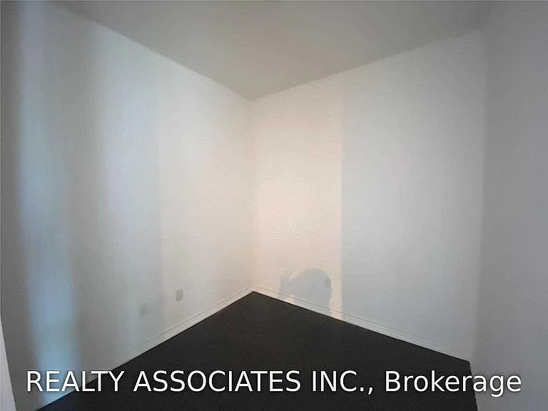 386 Yonge St #2813 — Photo 30