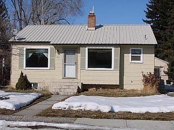 1st image of 135 E 25th St
