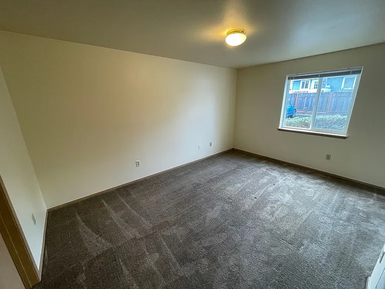 1216 29th St — Photo 12
