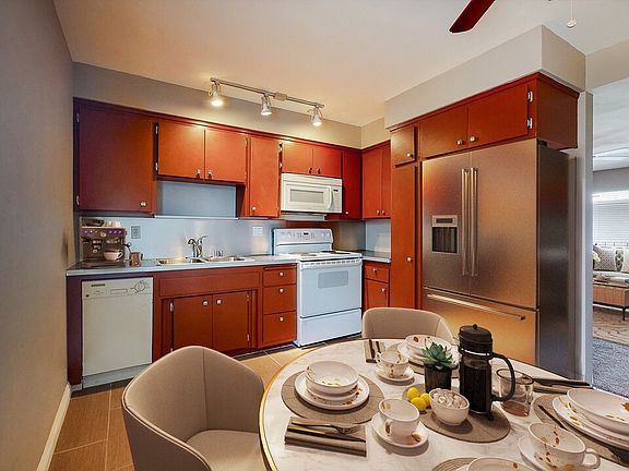 4th image of 800 N Eucalyptus Ave APT 208