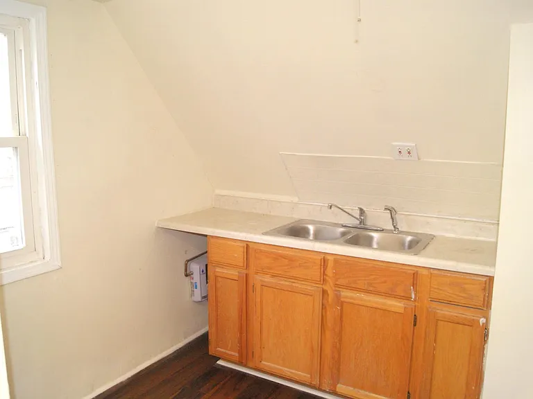 2208 N Knox Ave #2 — Photo 7