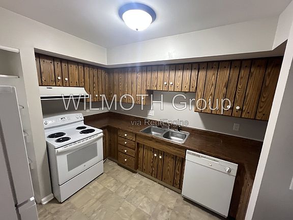 4th image of 1310 Millerwood Dr Unit 2