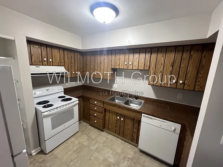 1310 Millerwood Dr #2 — Photo 4