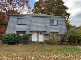 52 Pomfret Rd, Narragansett, RI 02882
