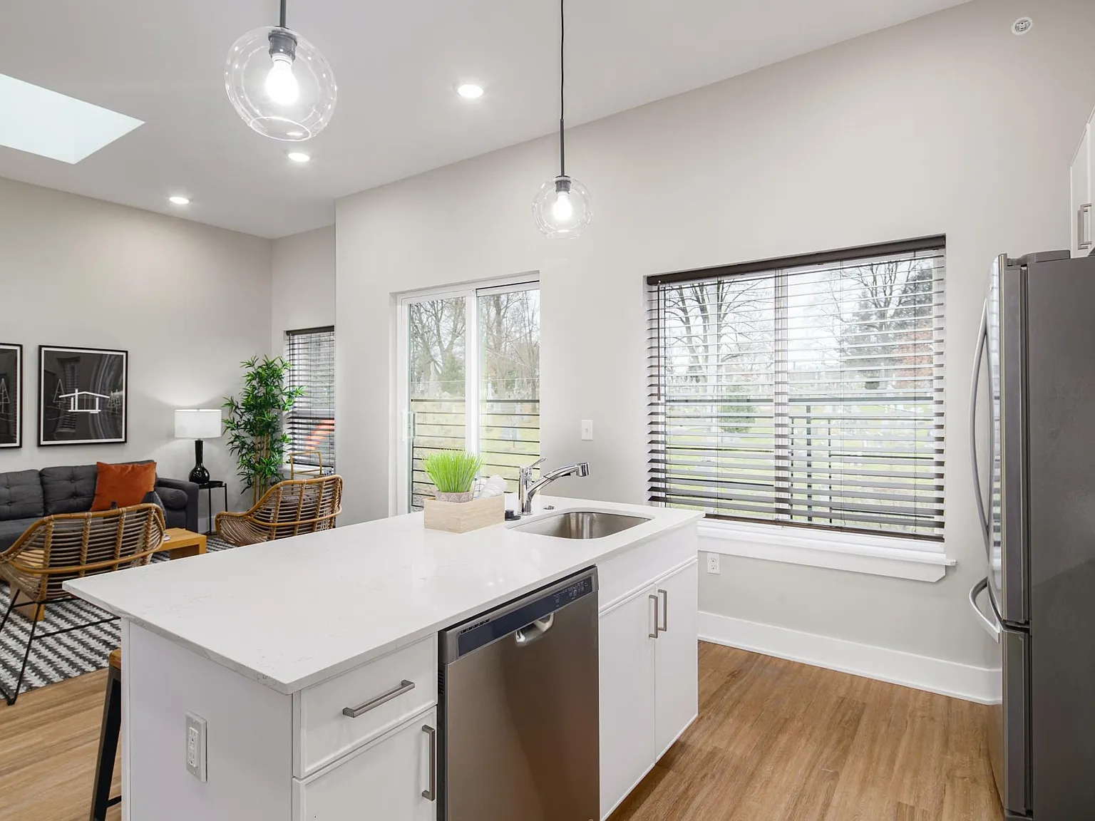 3915 Ridge Ave — Photo 4