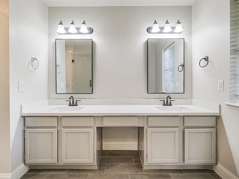 2315 Cunningham Dr — Photo 13