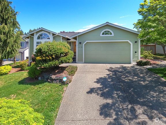 2nd image of 1374 Lena Pl NE