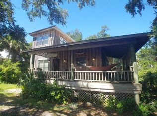 673 1st St, Cedar Key, FL 32625