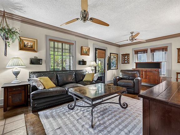 5th image of 652 8TH AVENUE N