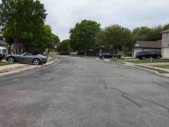 Exterior Neighborhood (street photo)