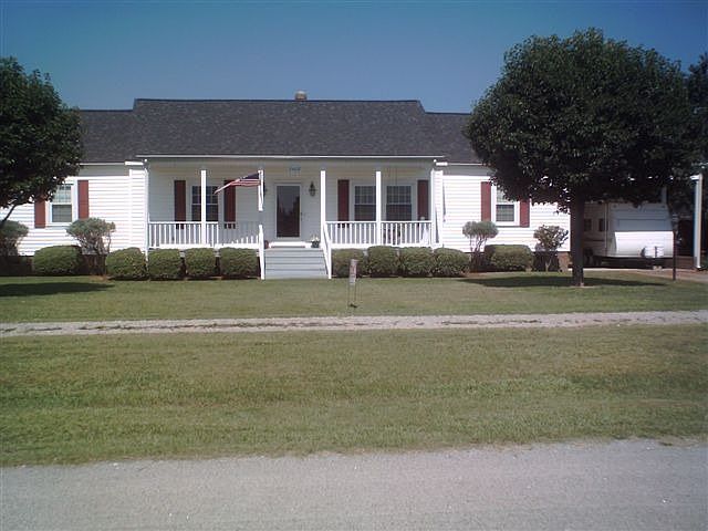 1st image of 3408 Flora Ln