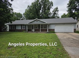 1318 E Downing St, Springfield, MO 65804