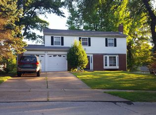 1917 Arrowpoint Dr, Saint Louis, MO