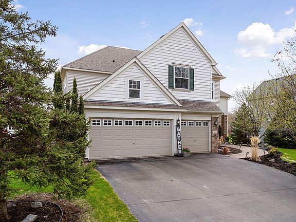 3rd image of 741 Oak Dr