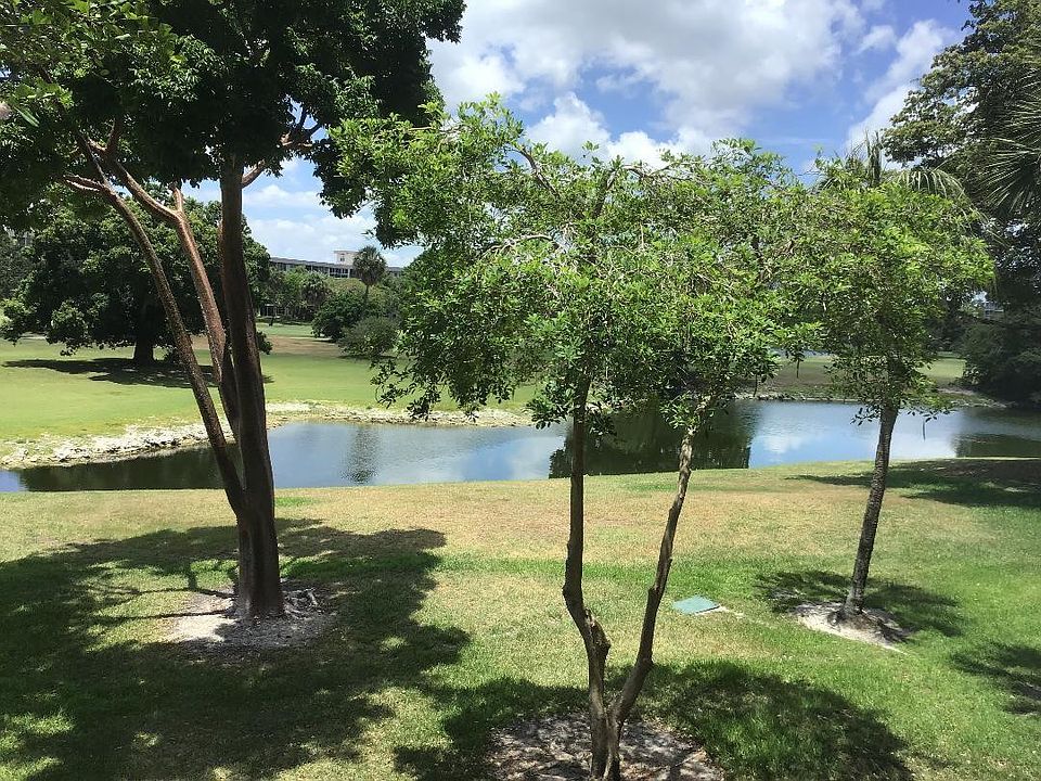 1st image of 565 Oaks Lane #203