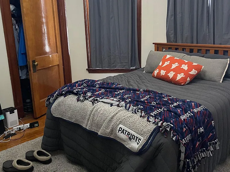 325 Faneuil St — Photo 11