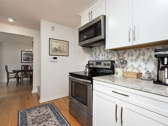 2nd image of 5521 Canterbury Rd