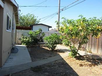 3rd image of 4047 Ezie St