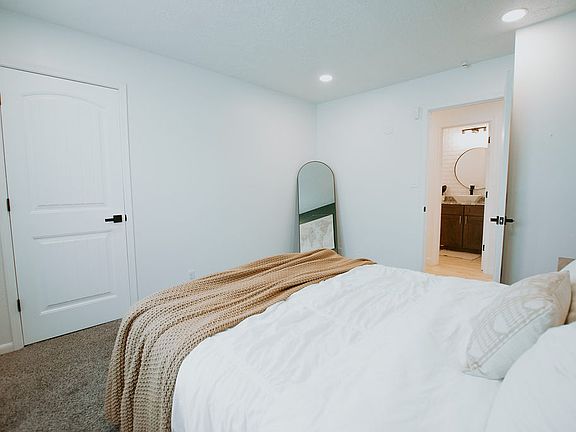 5th image of 9514 Avenida Del Oso NE
