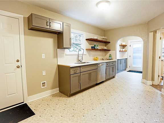 5th image of 1118 N 11th St