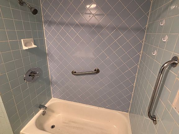 5th image of 450 Woonasquatucket Ave #2