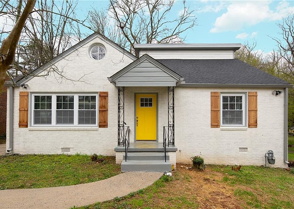 2nd image of 439 Sargent Dr SE