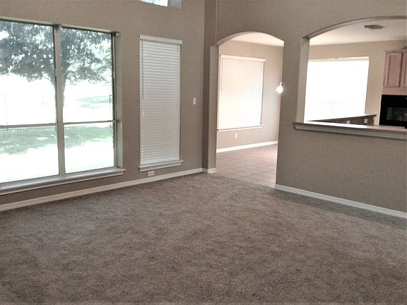 4th image of 1322 Ventura Canyon Dr
