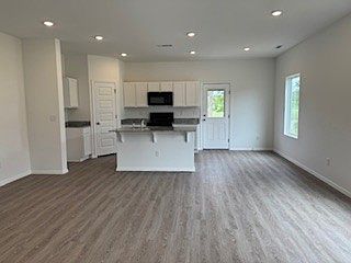 5th image of 405A W Cloud Dr