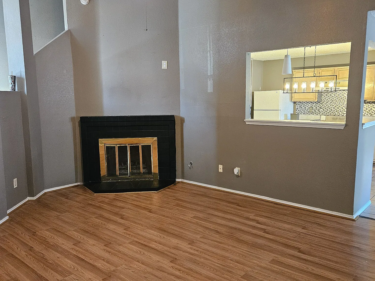4 bed, 2.5 bath, 1700 sqft, $2,300 — Photo 3