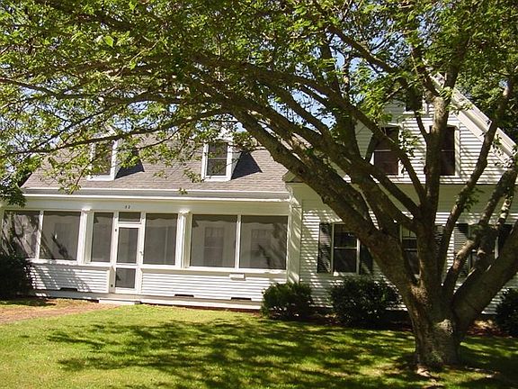 3rd image of 52 Pleasant Street