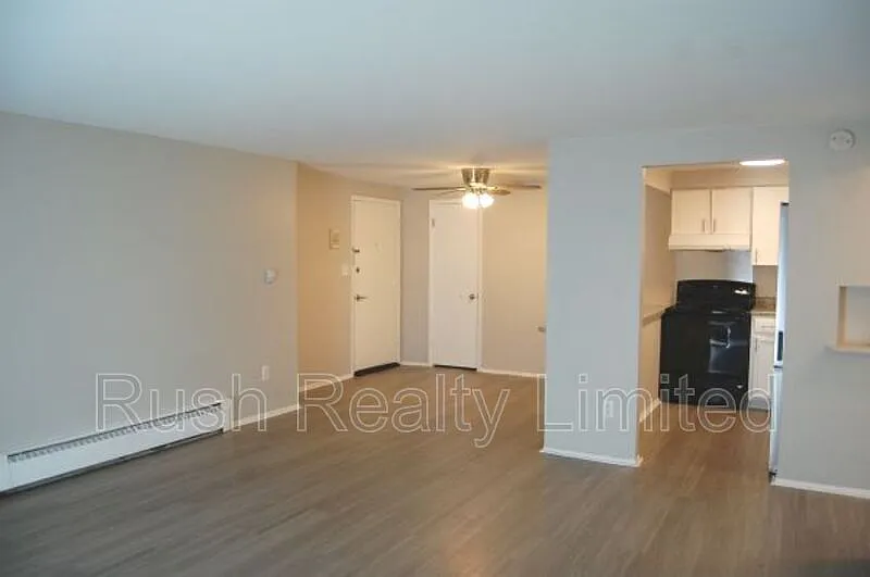 The Fenwood Apartments — Photo 4