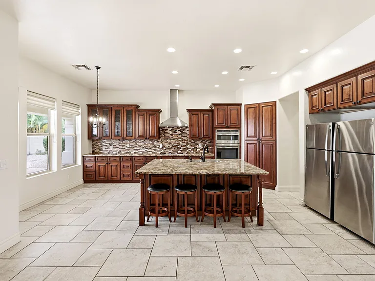 622 E Vinedo Ln — Photo 15