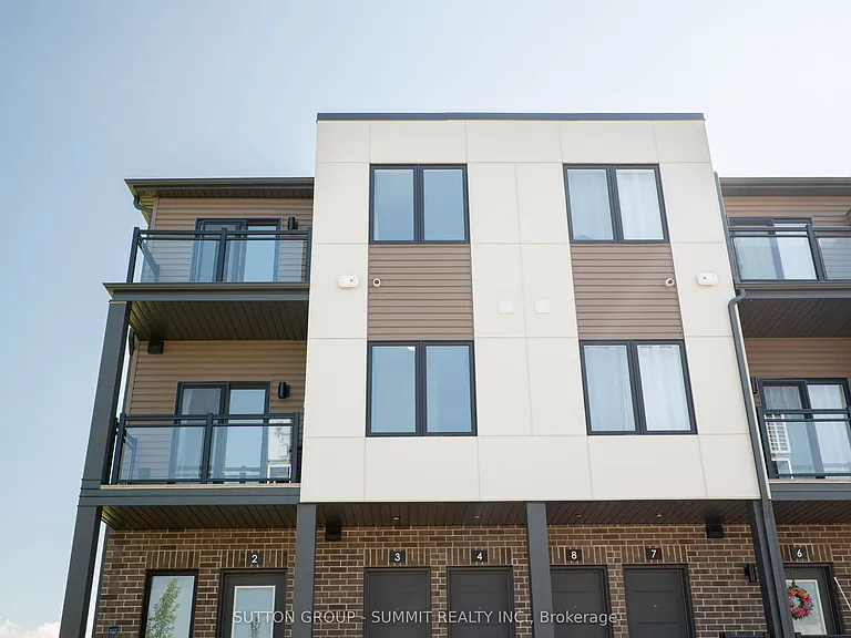 940 Saint David St N #3 — Photo 2