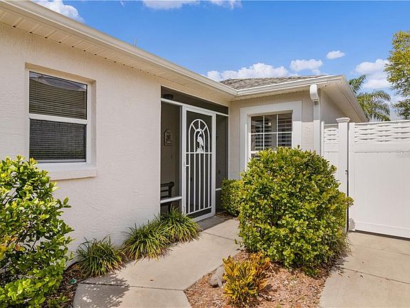 4th image of 2963 Laurel Hill Ln