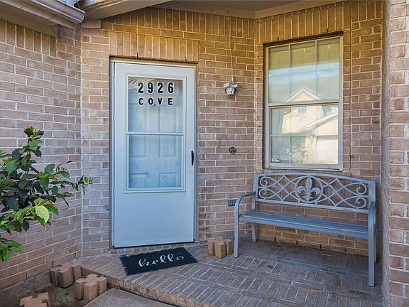 4th image of 2926 Meadowglen Cv