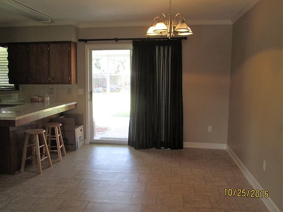 3rd image of 2409 Cedar St