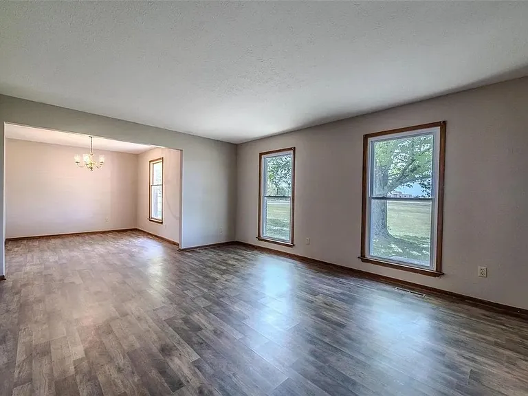 27018 N Highway 5 — Photo 16