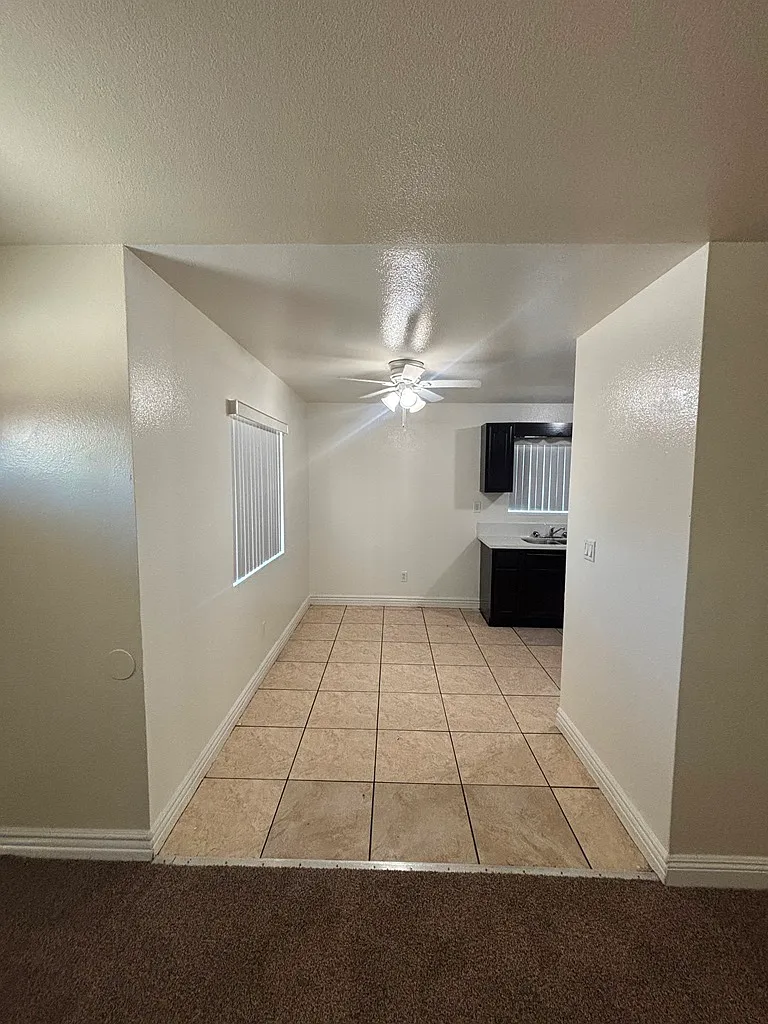 3 bed, 858 sqft, $3,400 — Photo 4