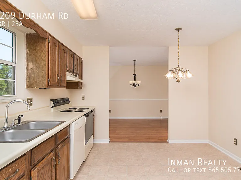 1209 Durham Rd — Photo 8
