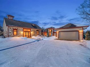 998 East Newark DRIVE, West Bend, WI 53090