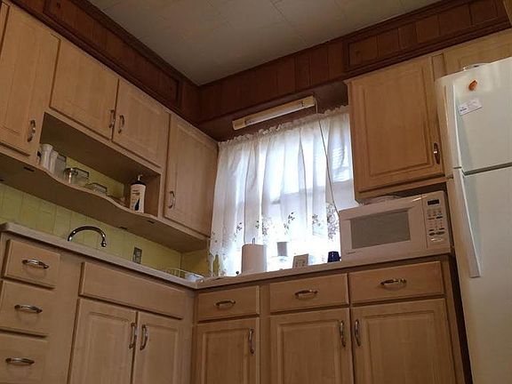 2nd image of 238 Fountain Ave