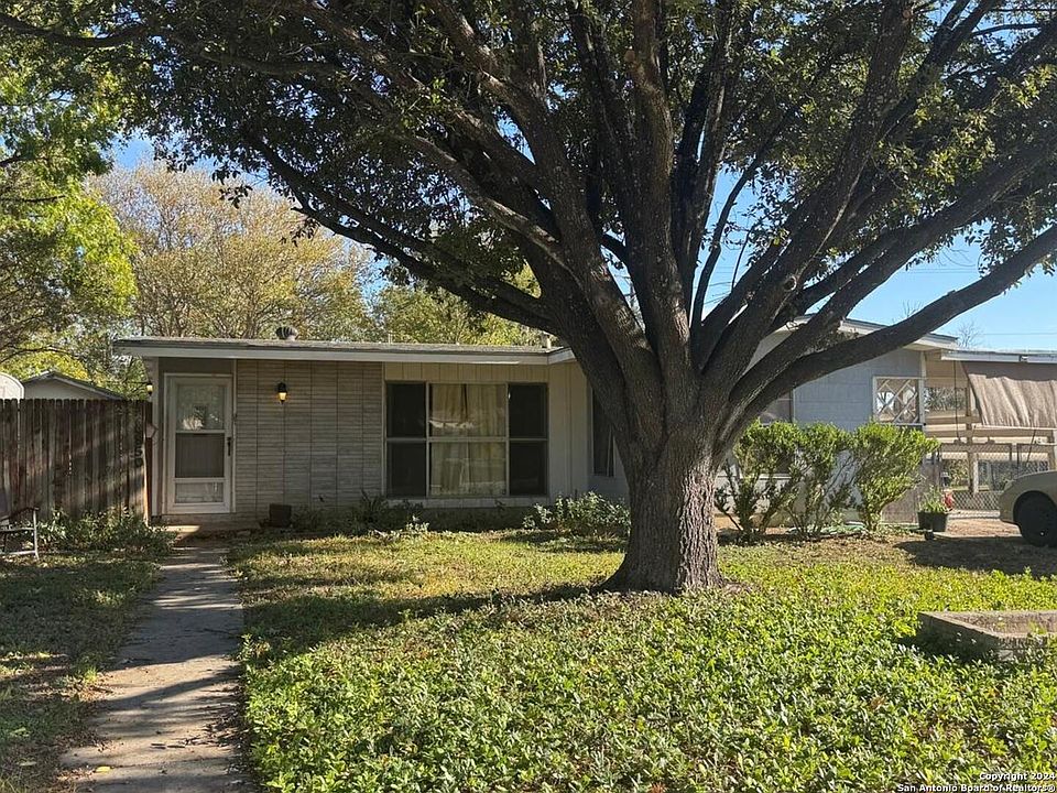 1st image of 4350 SILVER LAKE DR