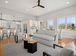 60 Fuller St #PENTHOUSE 5, Dorchester Center, MA 02124