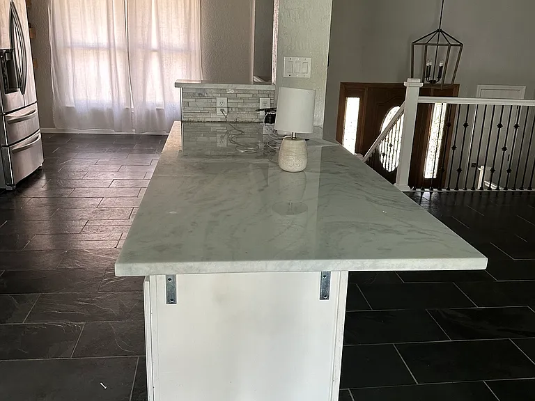 marble kitchen island