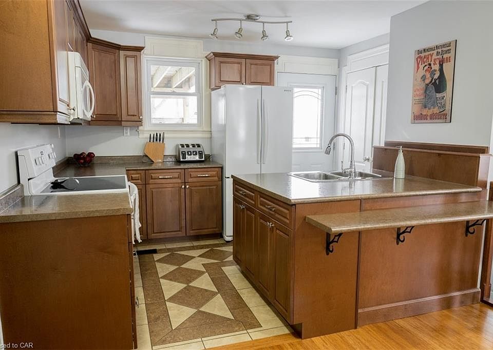 2nd image of 155 East St